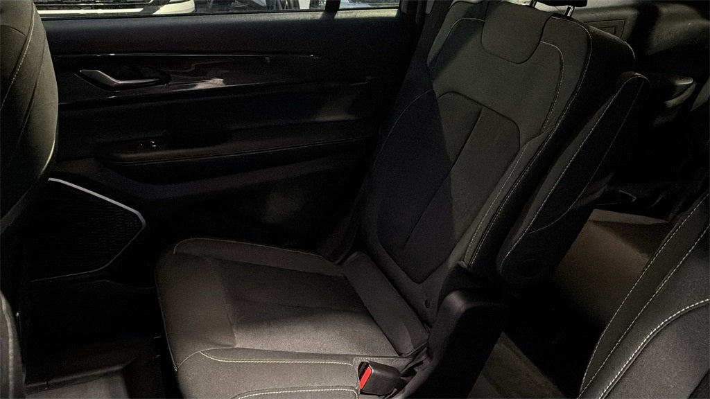 2022 Jeep Grand Cherokee L Laredo