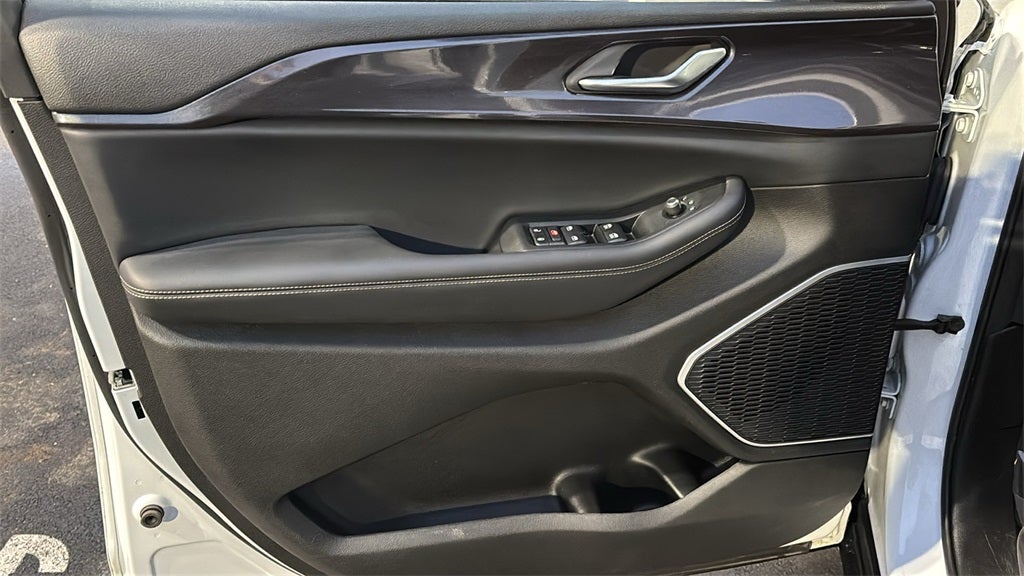 2022 Jeep Grand Cherokee L Laredo