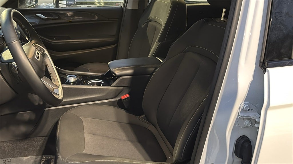 2022 Jeep Grand Cherokee L Laredo