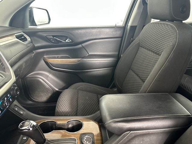 2017 GMC Acadia SLE-2