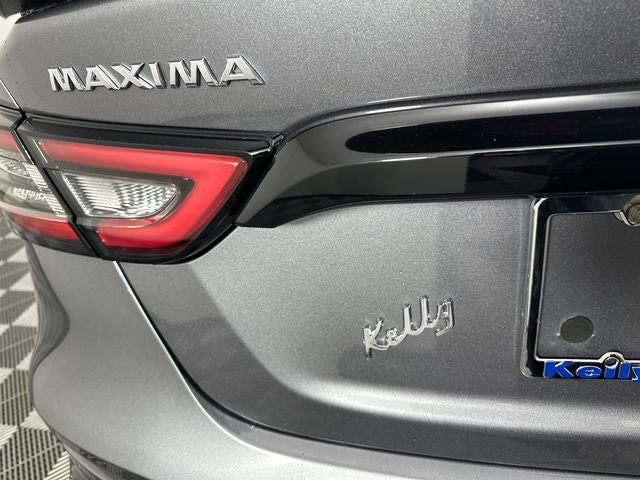 2023 Nissan Maxima SR