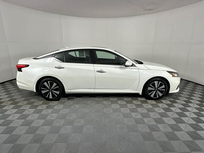2022 Nissan Altima 2.5 SV Premium Package