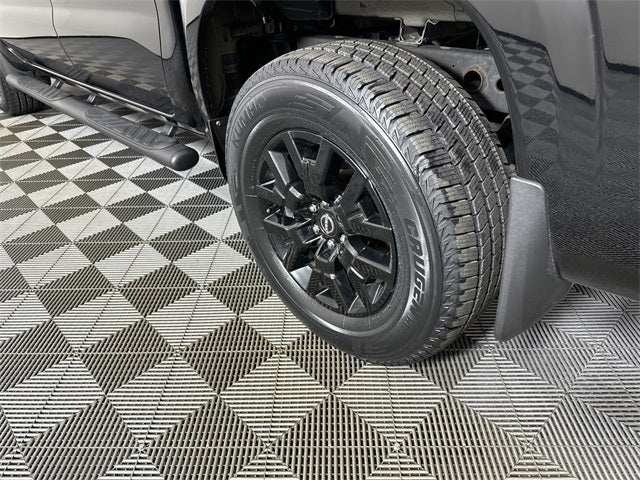 2023 Nissan Frontier SV Midnight Edition & Technology Package
