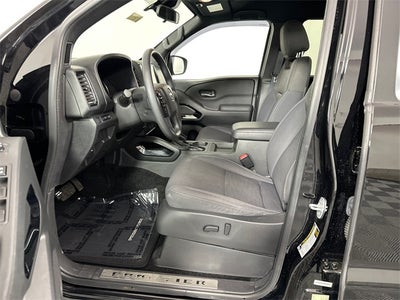 2023 Nissan Frontier SV Midnight Edition & Technology Package