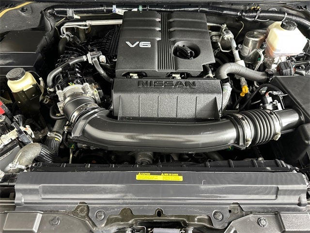2023 Nissan Frontier SV Midnight Edition & Technology Package