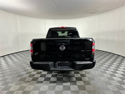 2023 Nissan Frontier SV Midnight Edition & Technology Package