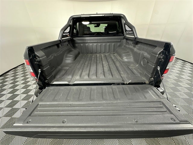 2023 Nissan Frontier SV Midnight Edition & Technology Package