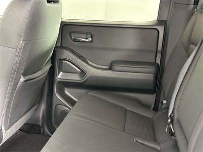 2023 Nissan Frontier SV Midnight Edition & Technology Package