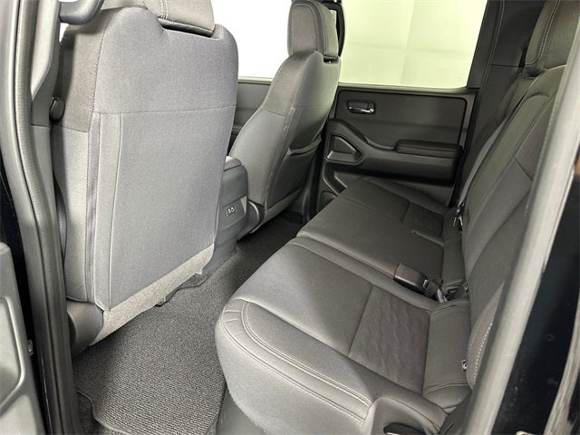 2023 Nissan Frontier SV Midnight Edition & Technology Package