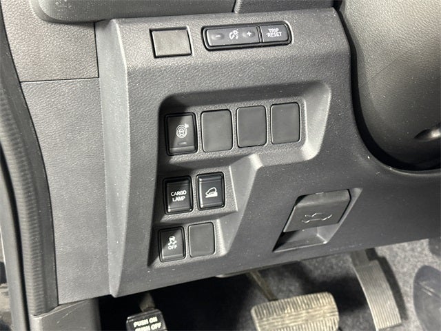 2023 Nissan Frontier SV Midnight Edition & Technology Package