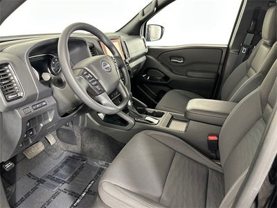 2023 Nissan Frontier SV Midnight Edition & Technology Package