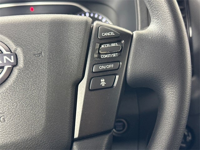 2023 Nissan Frontier SV Midnight Edition & Technology Package