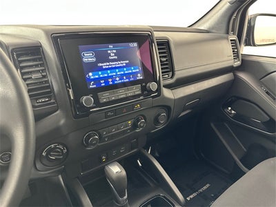 2023 Nissan Frontier SV Midnight Edition & Technology Package