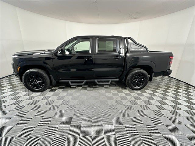 2023 Nissan Frontier SV Midnight Edition & Technology Package
