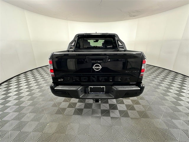 2023 Nissan Frontier SV Midnight Edition & Technology Package