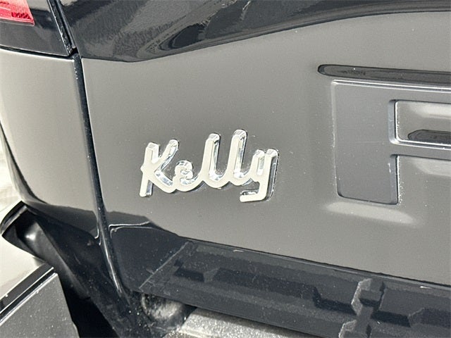 2023 Nissan Frontier SV Midnight Edition & Technology Package