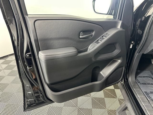 2022 Nissan Frontier S Technology Package