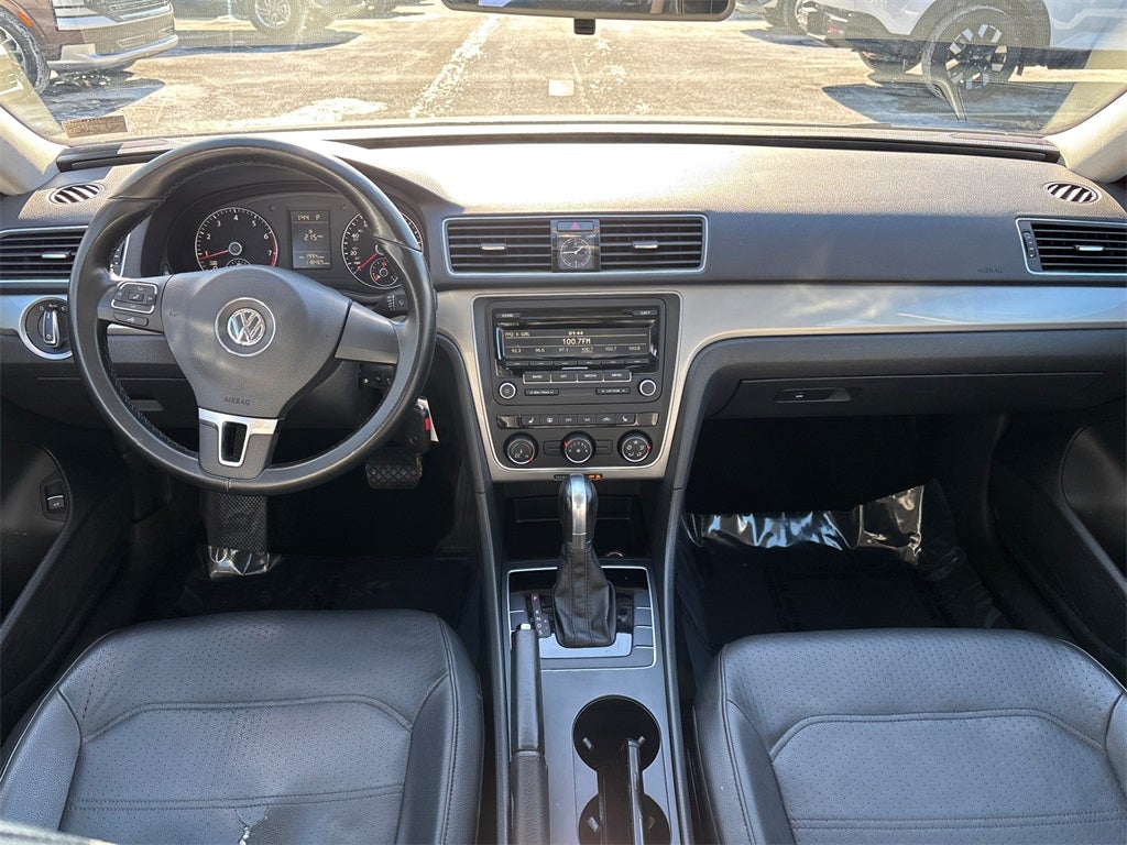 2014 Volkswagen Passat 1.8T Wolfsburg Edition