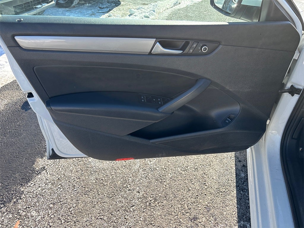 2014 Volkswagen Passat 1.8T Wolfsburg Edition