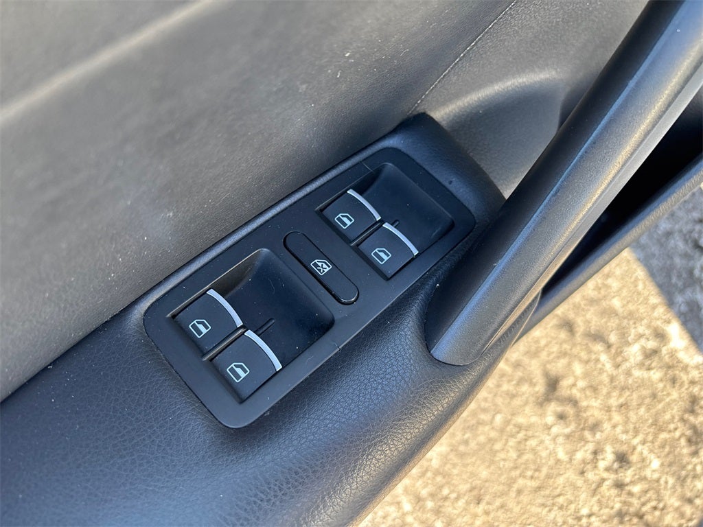 2014 Volkswagen Passat 1.8T Wolfsburg Edition