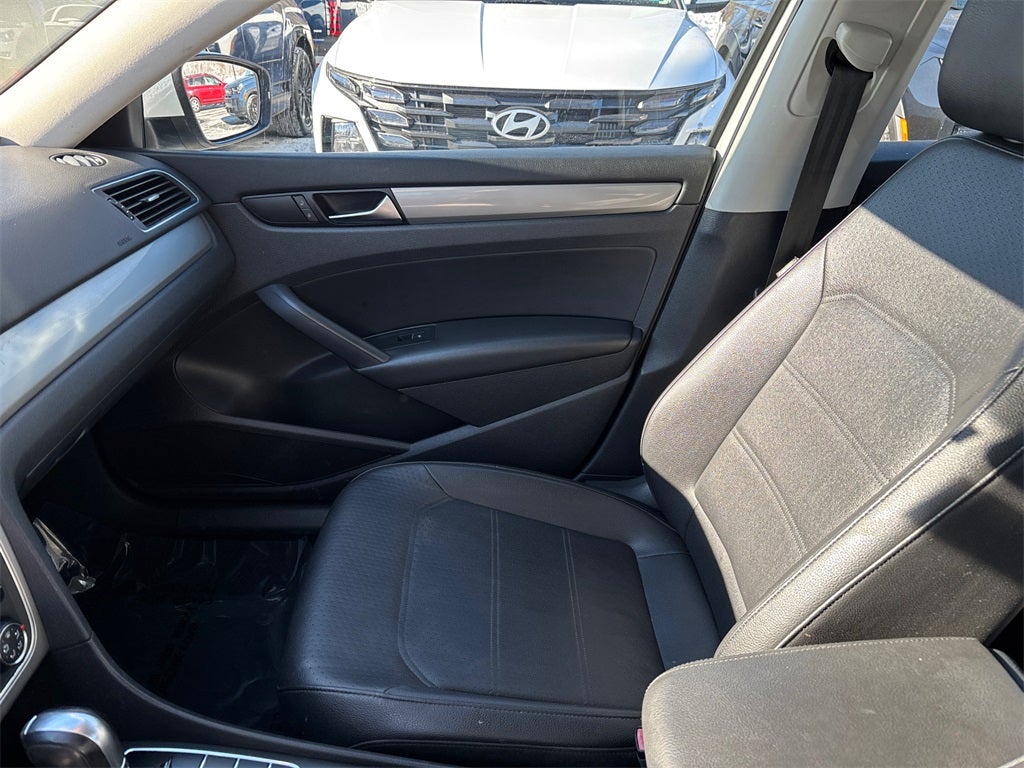 2014 Volkswagen Passat 1.8T Wolfsburg Edition