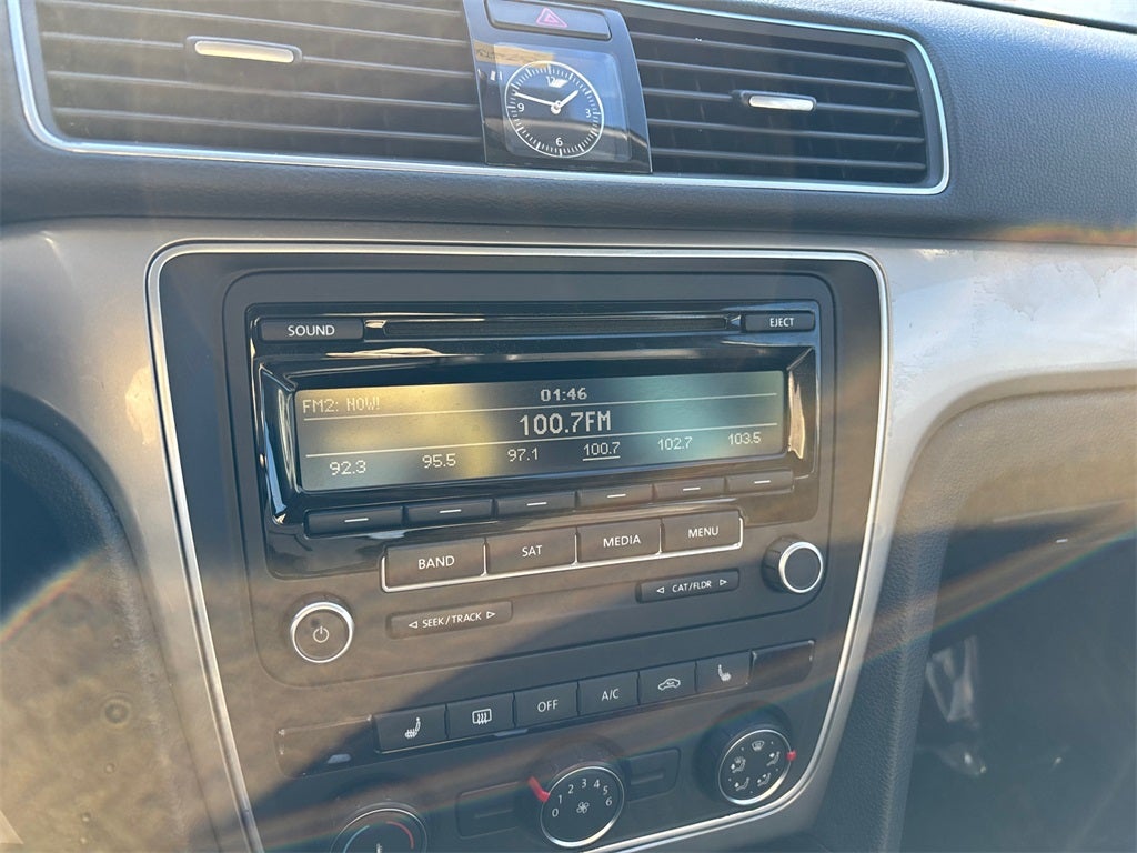 2014 Volkswagen Passat 1.8T Wolfsburg Edition