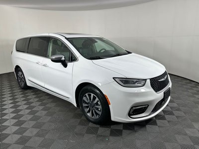 2023 Chrysler Pacifica Hybrid Limited