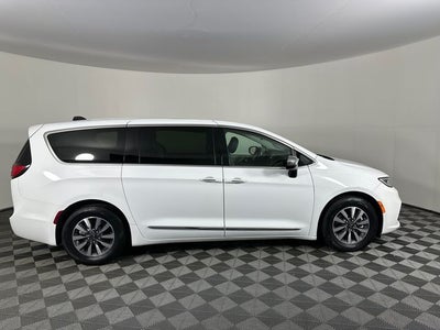 2023 Chrysler Pacifica Hybrid Limited