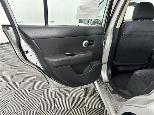 2010 Nissan Versa 1.8 SL