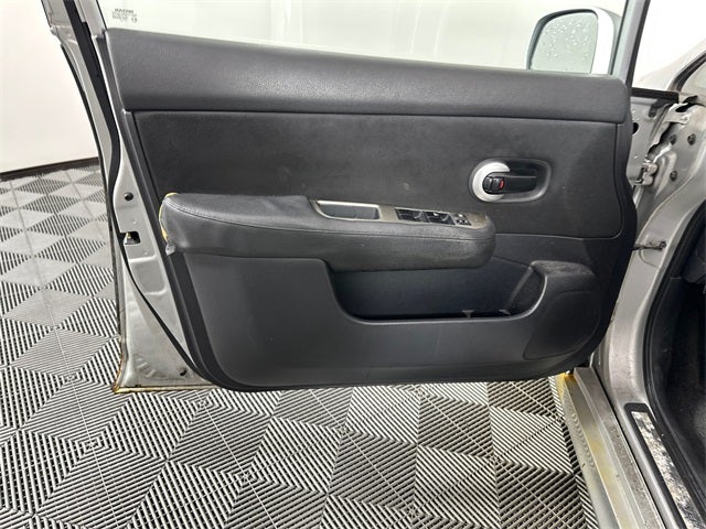 2010 Nissan Versa 1.8 SL