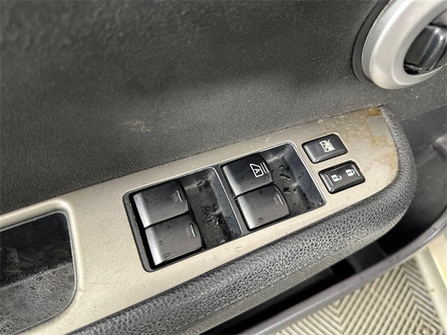 2010 Nissan Versa 1.8 SL