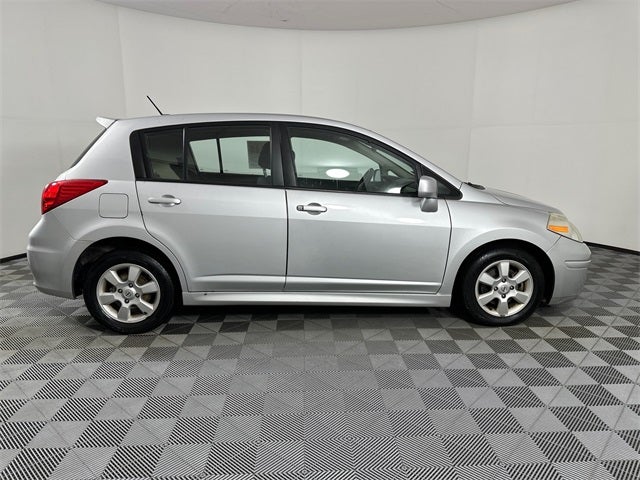 2010 Nissan Versa 1.8 SL