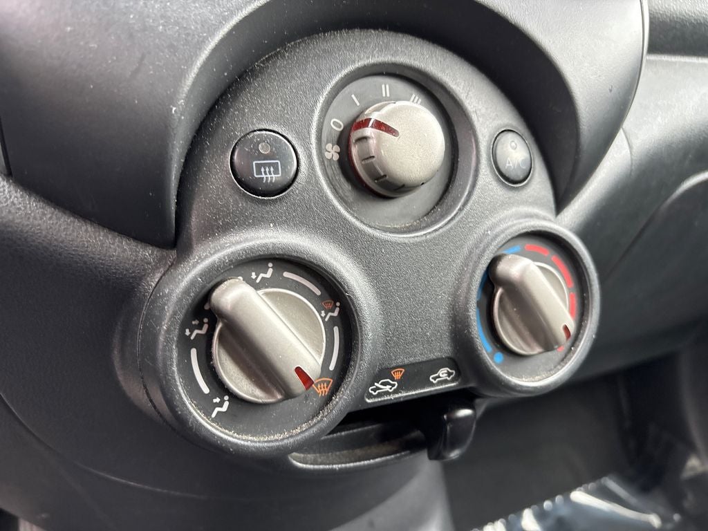 2013 Nissan Versa 1.6 SV