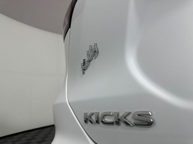 2023 Nissan Kicks SR Interior Electronics Package