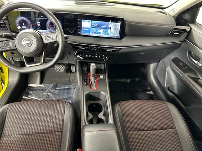 2025 Nissan Kicks SR