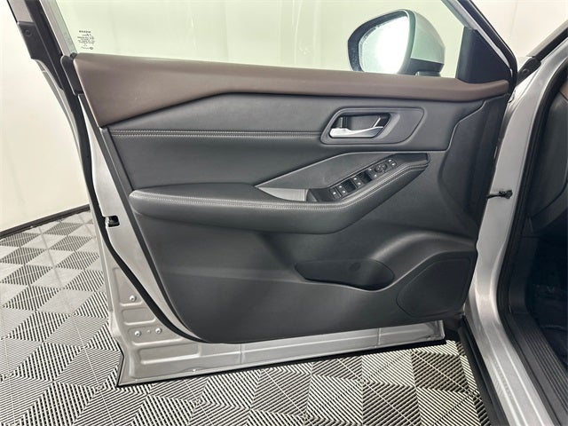 2023 Nissan Rogue SV Premium Package