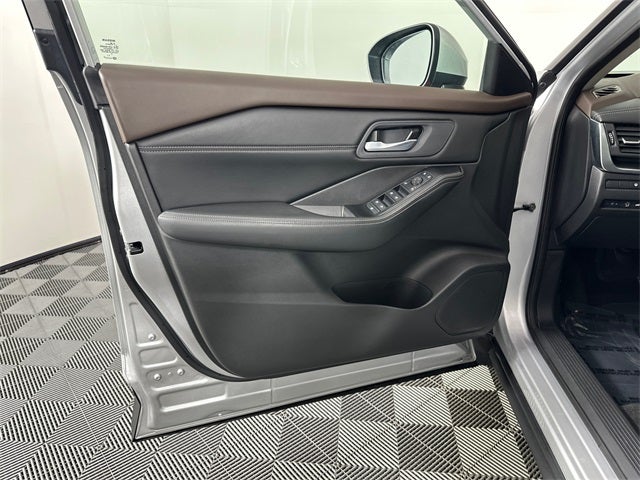 2023 Nissan Rogue SV Premium Package