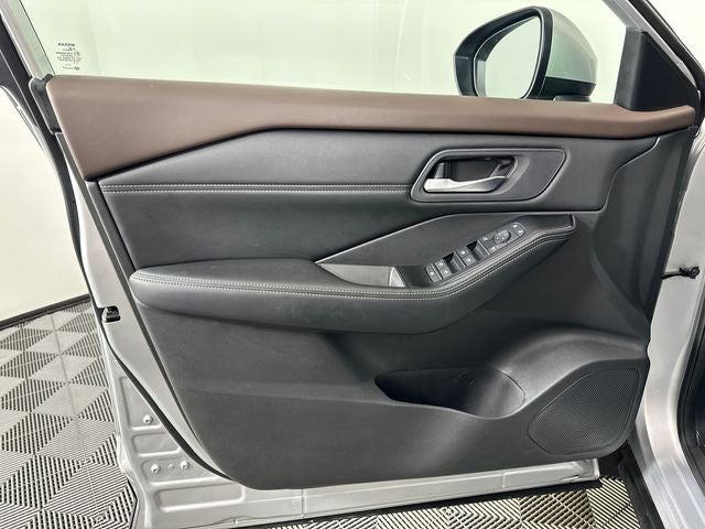 2023 Nissan Rogue SV Premium Package