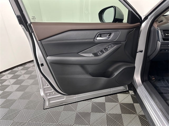 2023 Nissan Rogue SV Premium Package