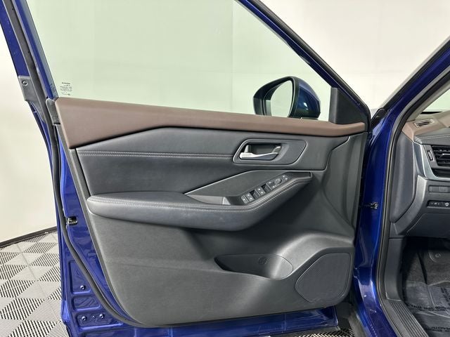 2023 Nissan Rogue SV Premium Package