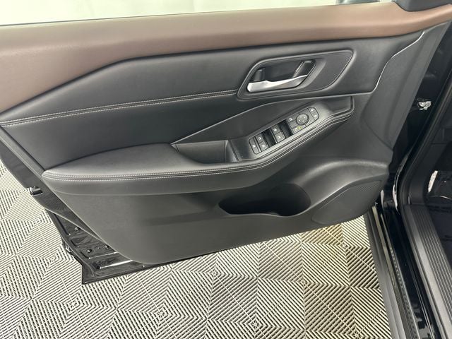 2023 Nissan Rogue SV Premium Package