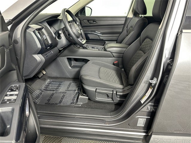 2024 Nissan Pathfinder S