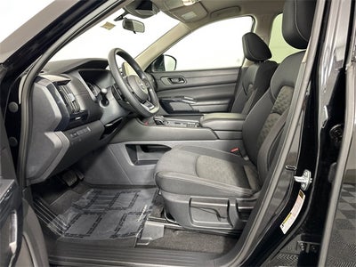 2024 Nissan Pathfinder S
