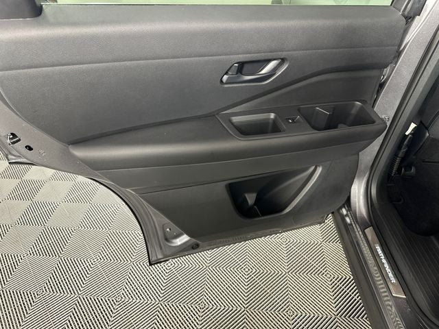 2023 Nissan Pathfinder SV Premium Package