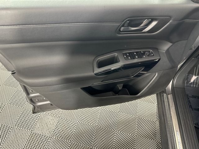 2023 Nissan Pathfinder SV Premium Package