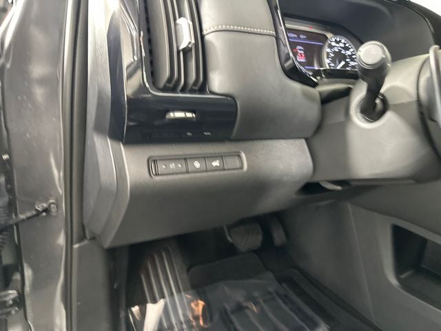2023 Nissan Pathfinder SV Premium Package