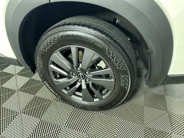 2023 Nissan Pathfinder SV Premium Package