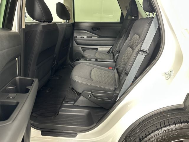 2023 Nissan Pathfinder SV Premium Package