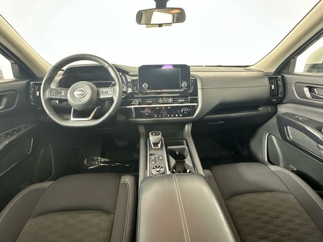 2023 Nissan Pathfinder SV Premium Package