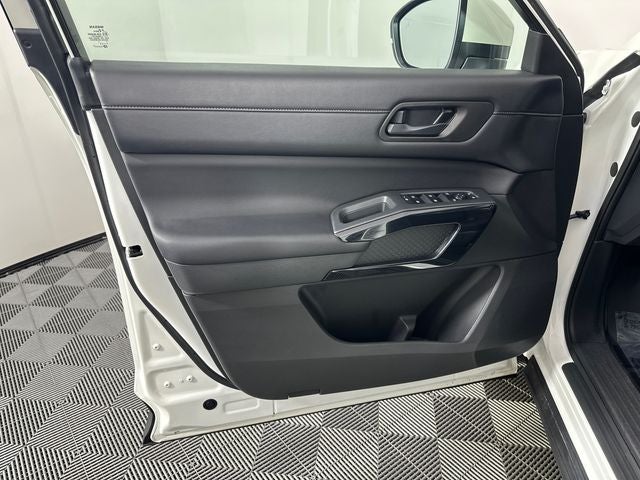 2023 Nissan Pathfinder SV Premium Package